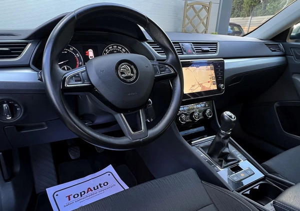 Skoda Superb cena 79900 przebieg: 109000, rok produkcji 2017 z Rawa Mazowiecka małe 631